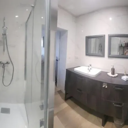 Superbe T2 Avec Balcons, Vieux Port, Hyper Centre Lägenhet *