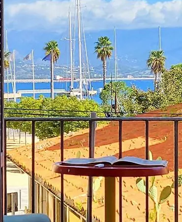 Superbe T2 Avec Balcons, Vieux Port, Hyper Centre Ajaccio Ajaccio (Corsica)