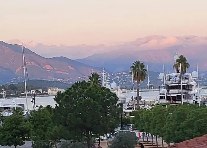 Daire Superbe T2 Avec Balcons, Vieux Port, Hyper Centre