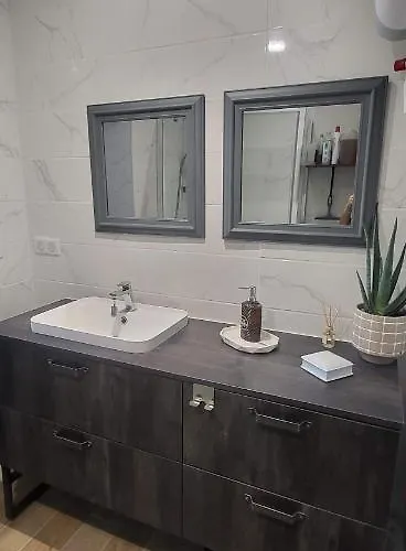 Superbe T2 Avec Balcons, Vieux Port, Hyper Centre Daire