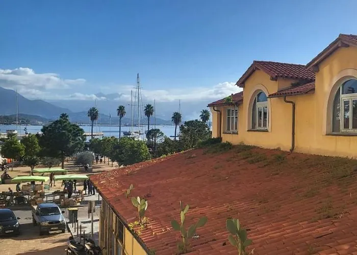 Superbe T2 Avec Balcons, Vieux Port, Hyper Centre * 阿雅克肖