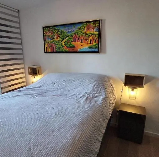 Superbe T2 Avec Balcons, Vieux Port, Hyper Centre *